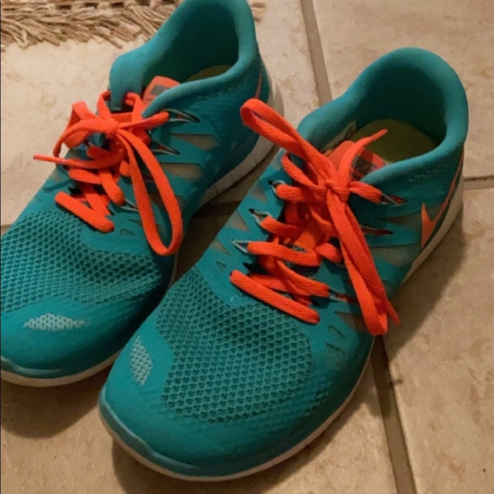 Nike frees. Like new!